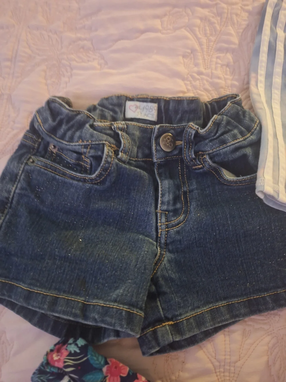 OshKosh B'gosh Light Blue Star Denim Shorts for Kids - Lot Size 5/6